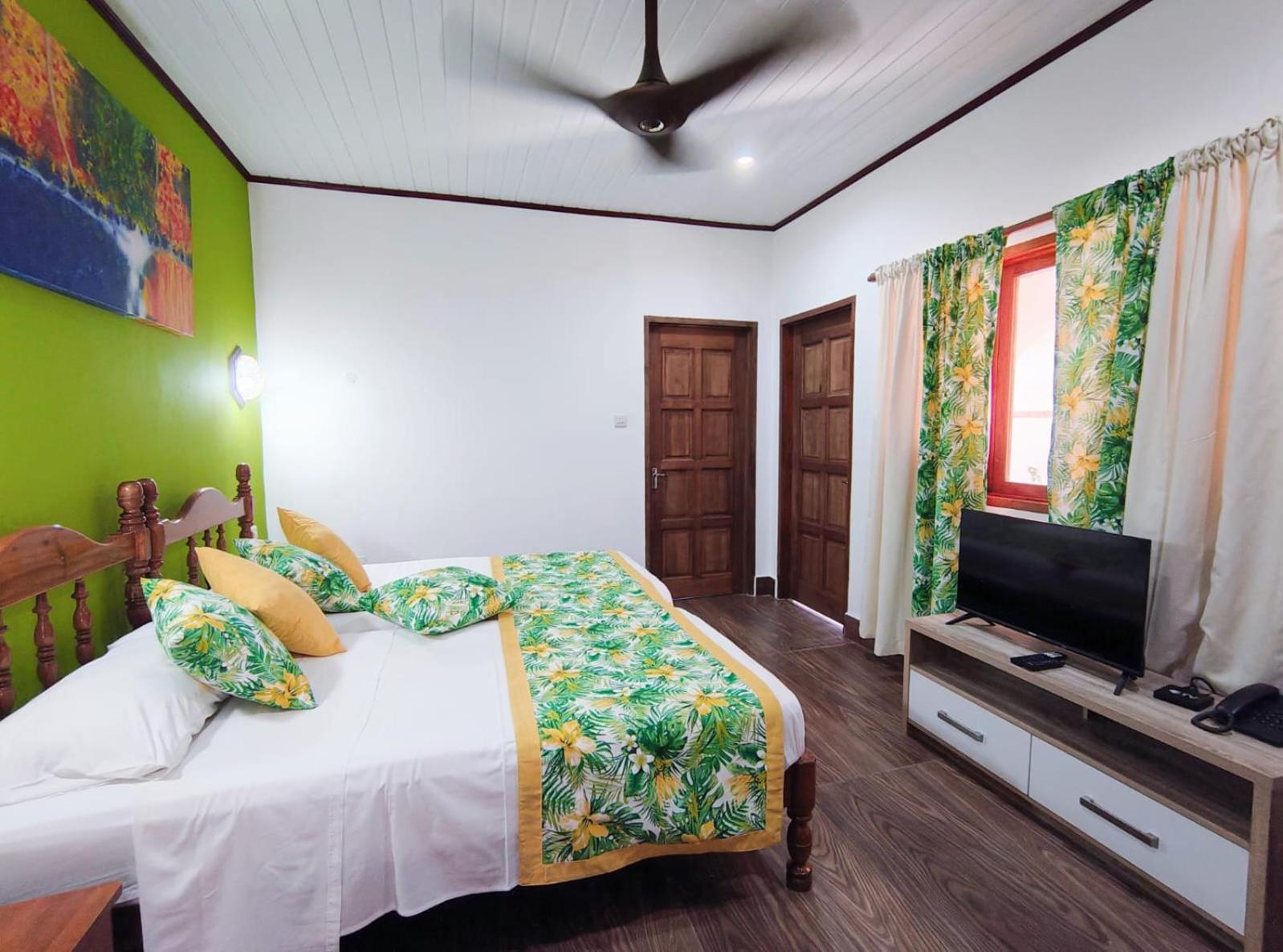 The Islander Hotel Grand Anse  Εξωτερικό φωτογραφία